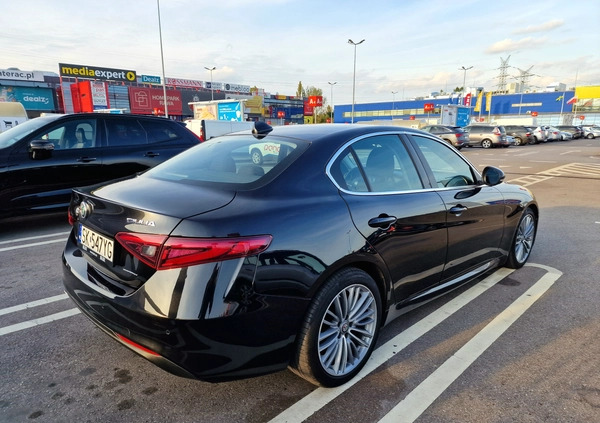 Alfa Romeo Giulia cena 68900 przebieg: 182000, rok produkcji 2016 z Katowice małe 67